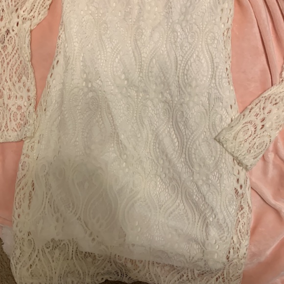 You are not alone ivory lace dress . Size small with built in slip 33’ long - Picture 3 of 9